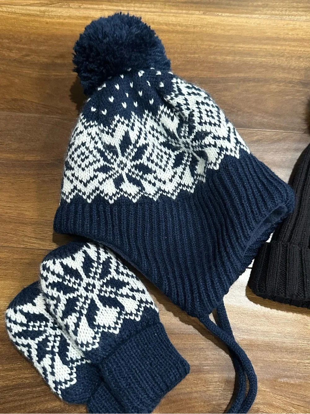H&M boys Navy Knit Pom Pom Hat bundle of 2 Sz 2/6 mon